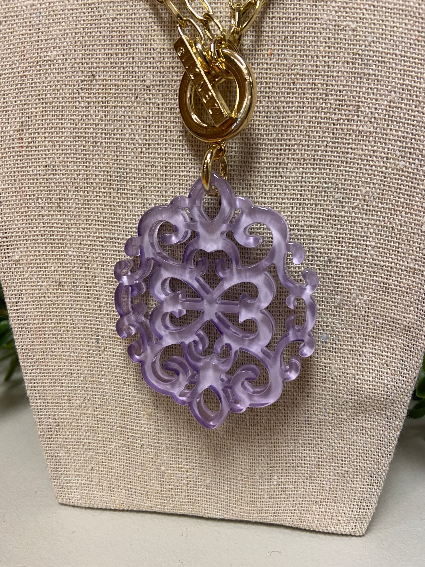 Damask Resin Necklace