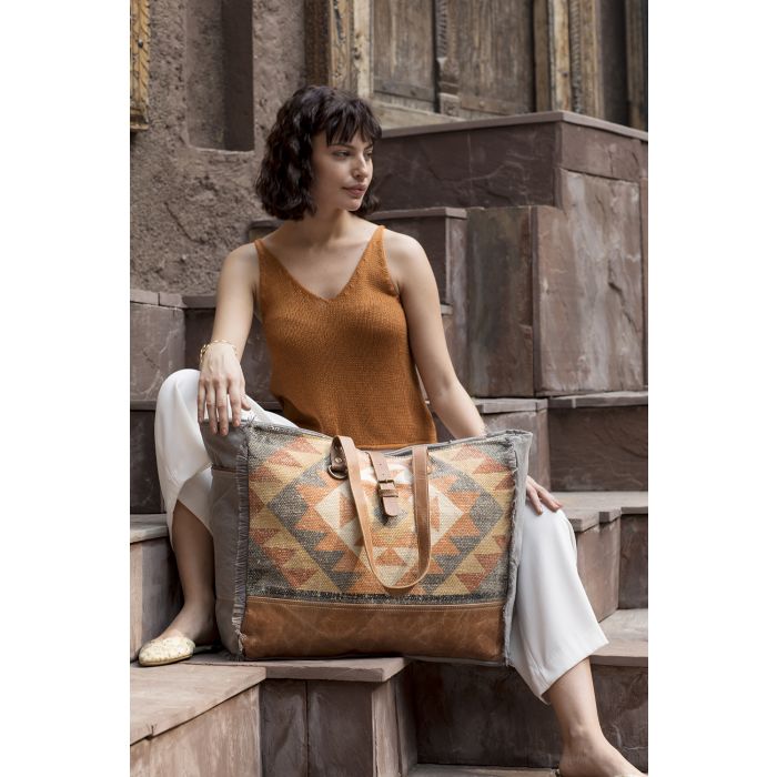 MYRA - Cosmopolitan Weekender Bag