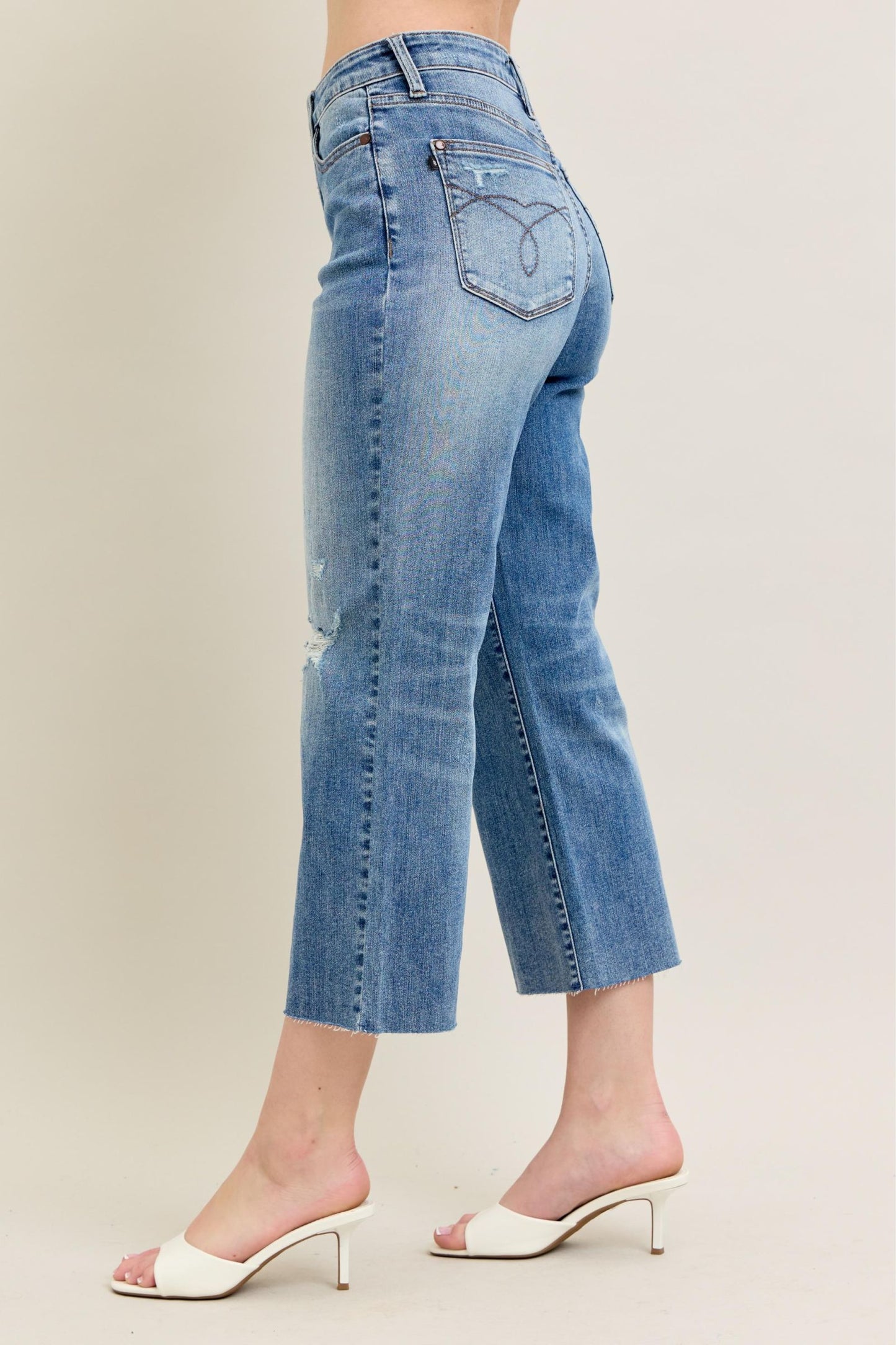 JUDY BLUE Raw Hem Wide Leg Cropped Jeans