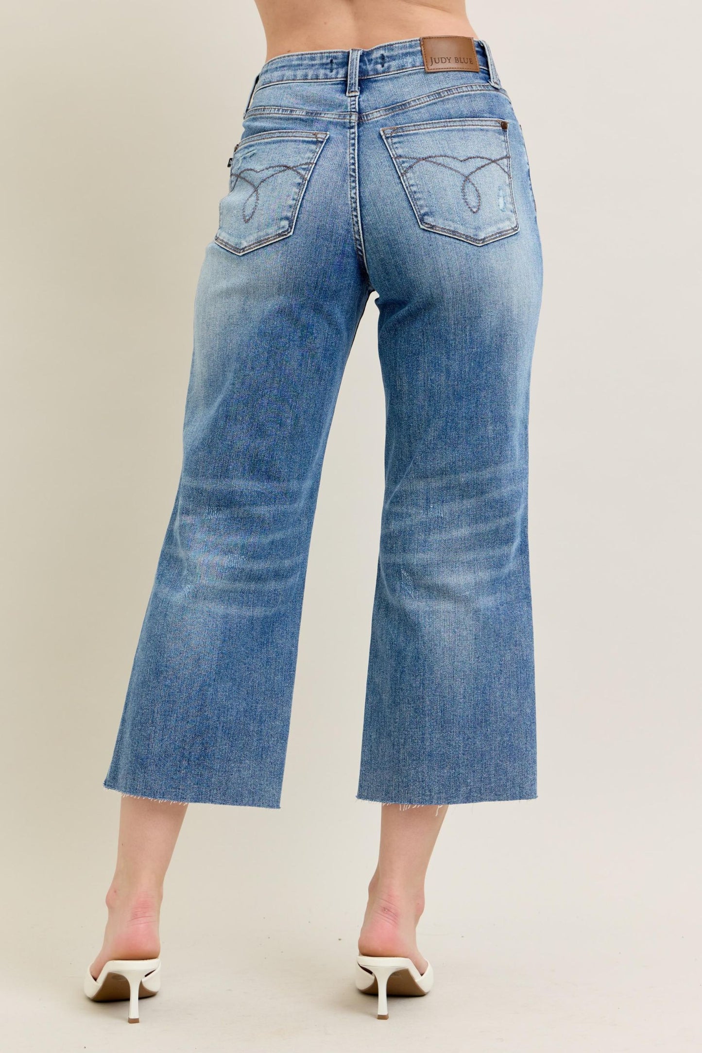 JUDY BLUE Raw Hem Wide Leg Cropped Jeans