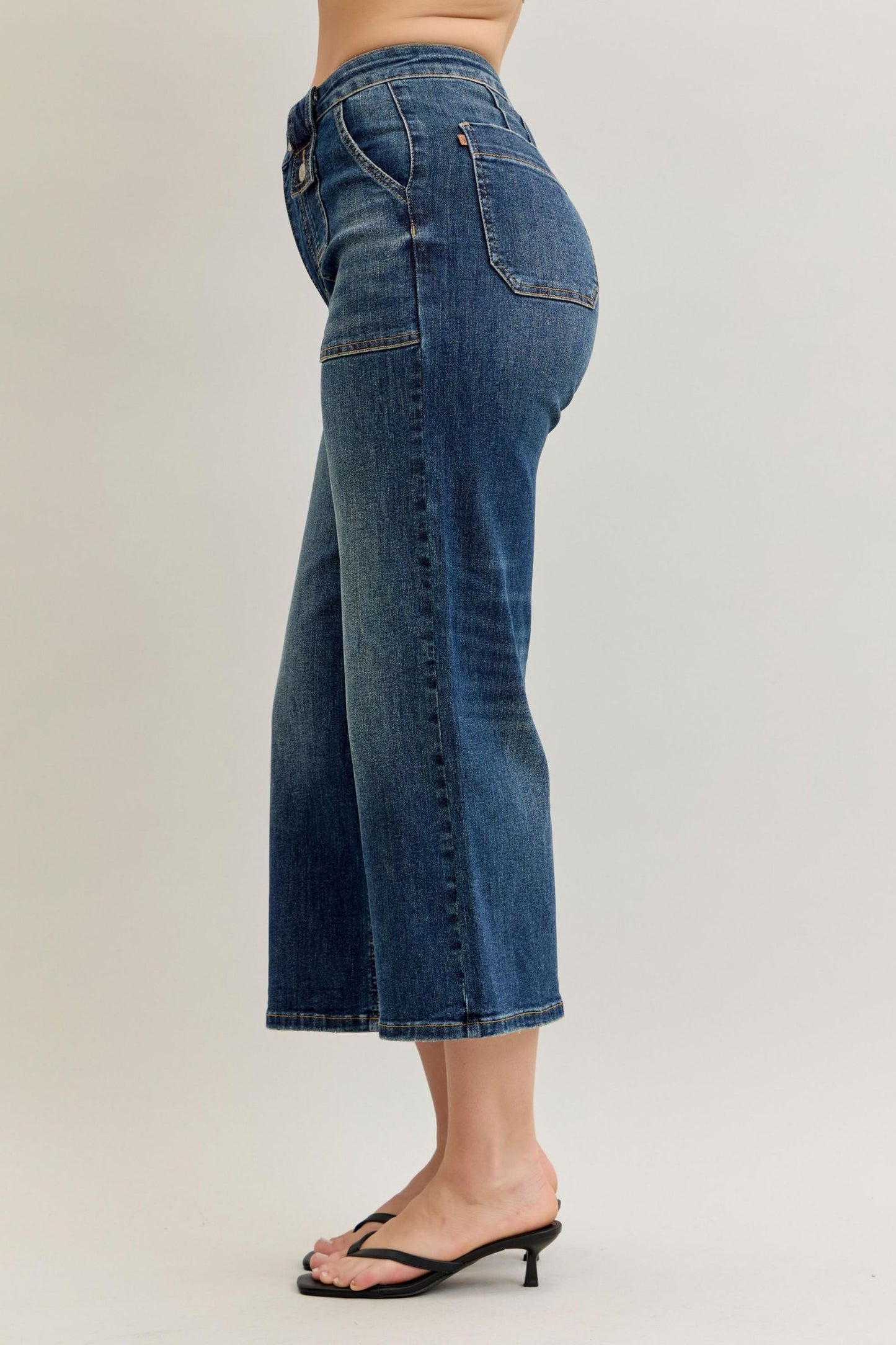 JUDY BLUE Cropped Utility and Patch Pocket Jeans