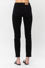 Load image into Gallery viewer, JUDY BLUE Mid Rise Black Slim Fit Jeans