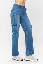 Load image into Gallery viewer, JUDY BLUE Wide Leg Cargo Jeans