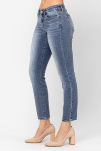 JUDY BLUE Mid Rise Classic Slim Fit Jeans