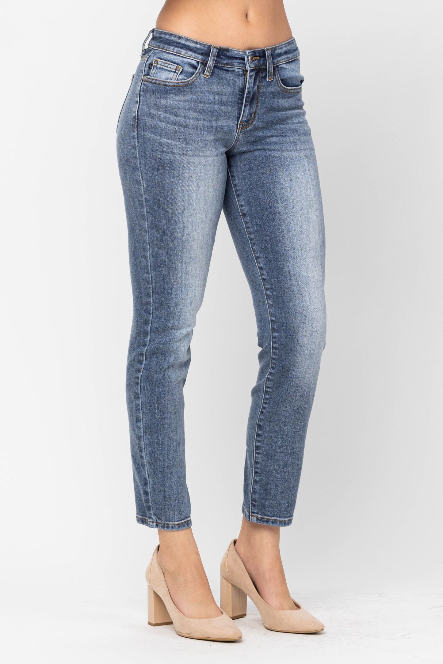 JUDY BLUE Mid Rise Classic Slim Fit Jeans