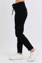 Load image into Gallery viewer, JUDY BLUE Black Cargo Cuffed Jogger Jeans