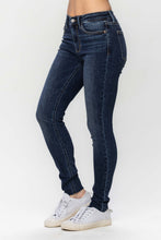 Load image into Gallery viewer, JUDY BLUE Vintage Raw Hem Skinny Jeans