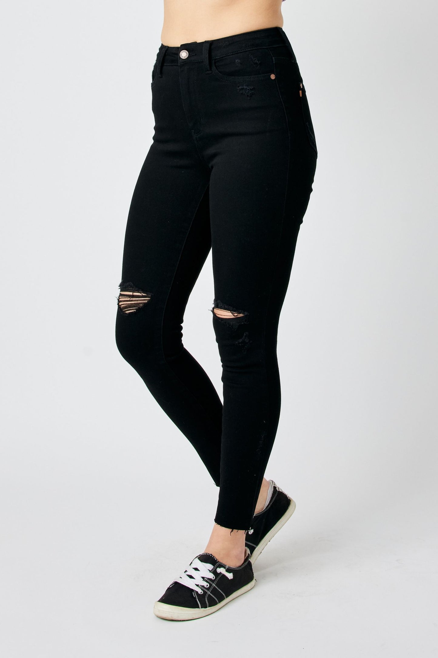 JUDY BLUE Distressed Skinny Black Jeans