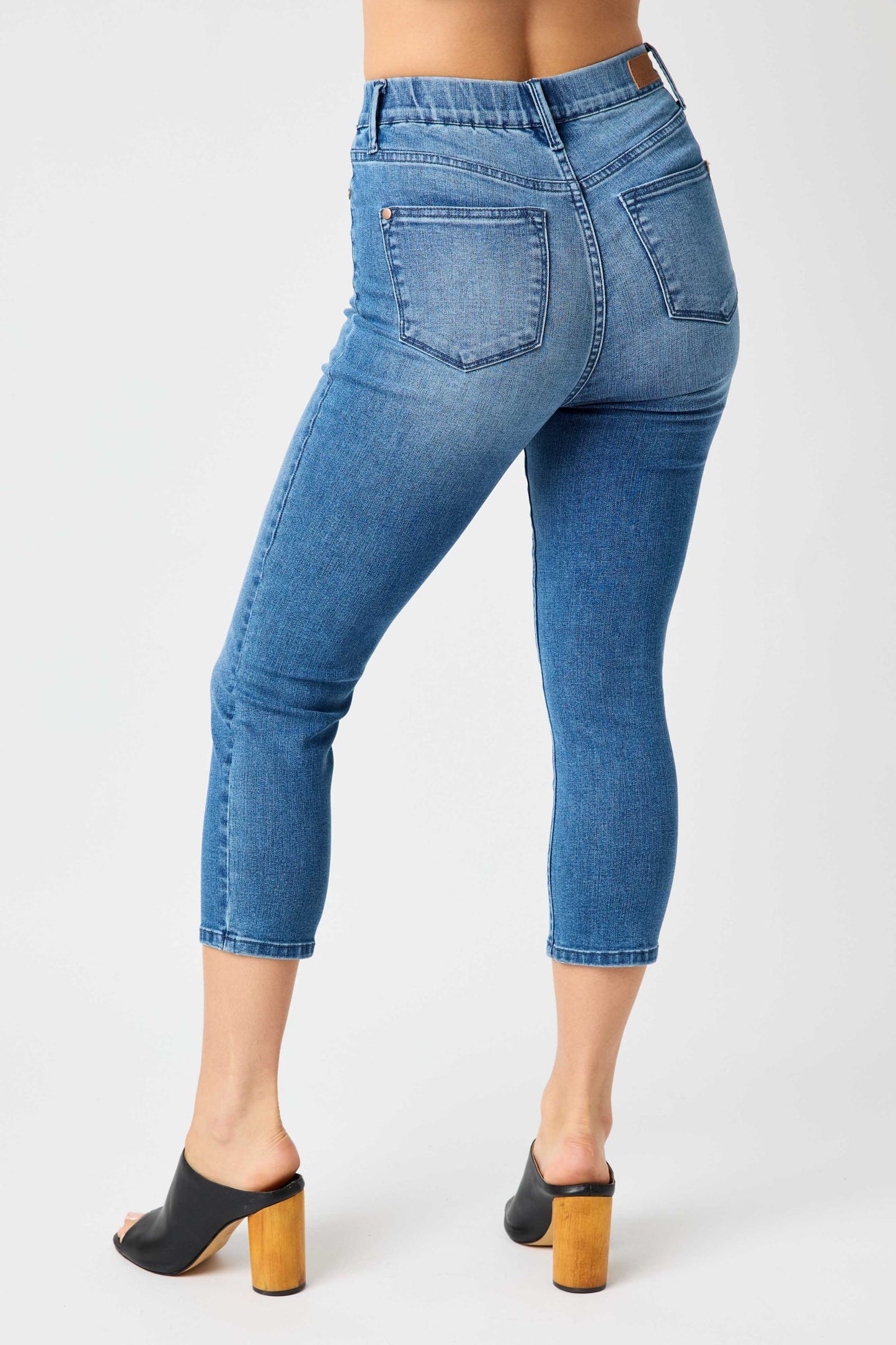 JUDY BLUE Cool Denim Pull On Capri