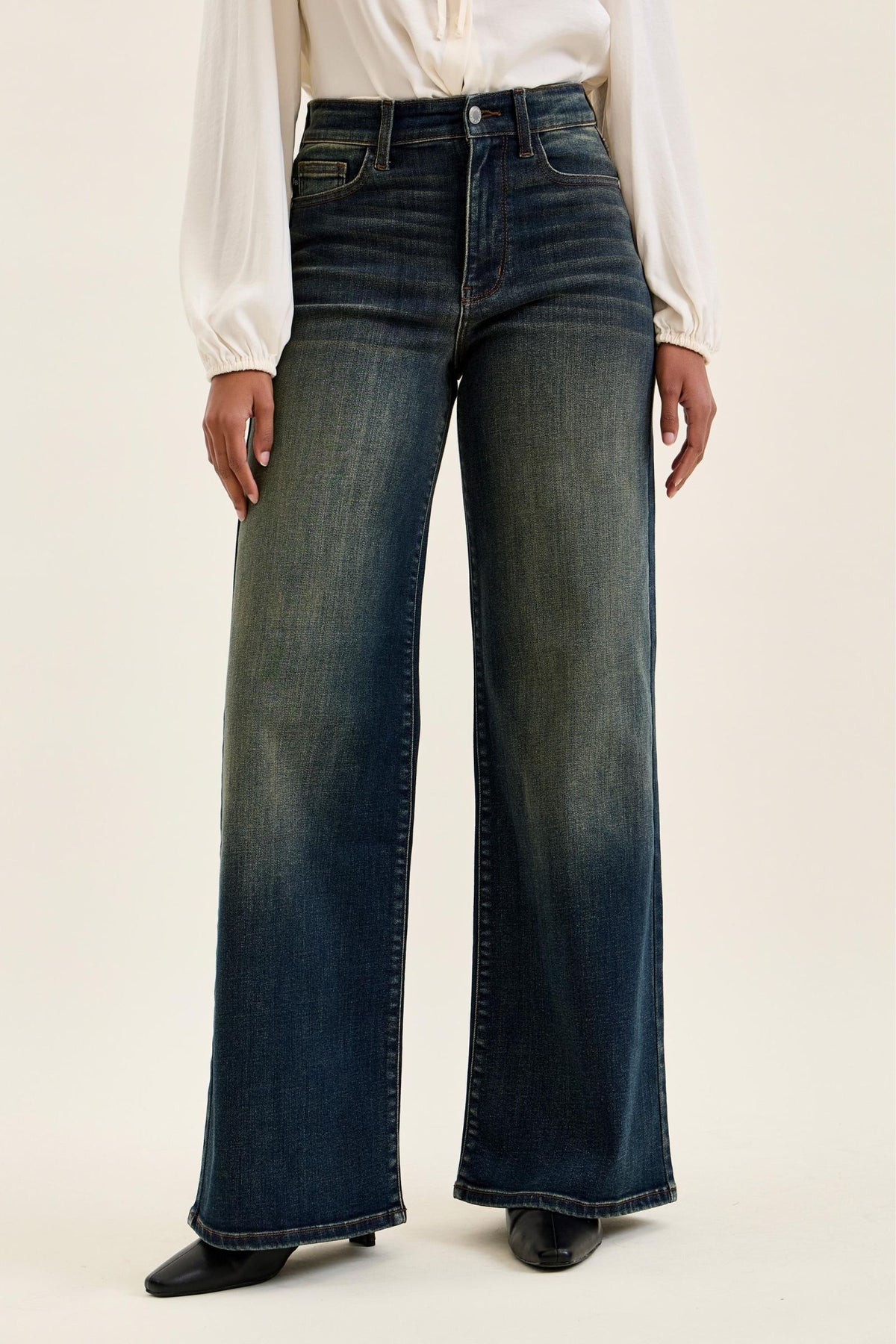 JUDY BLUE Retro Wide 'Whiskey Night' Jeans