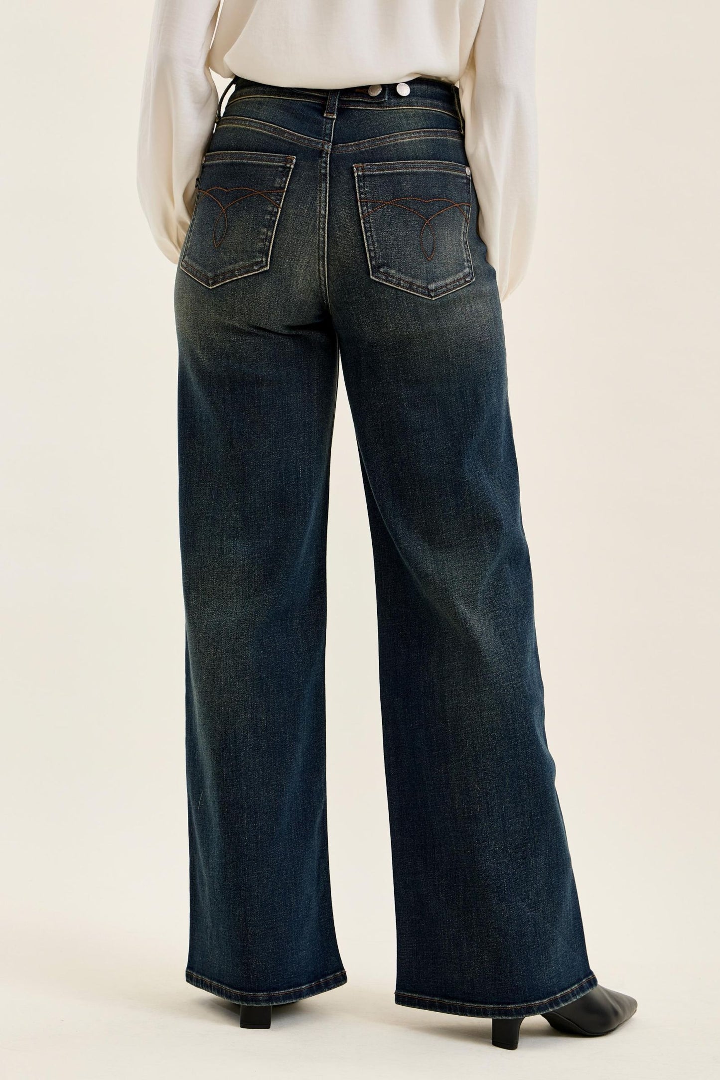 JUDY BLUE Retro Wide 'Whiskey Night' Jeans