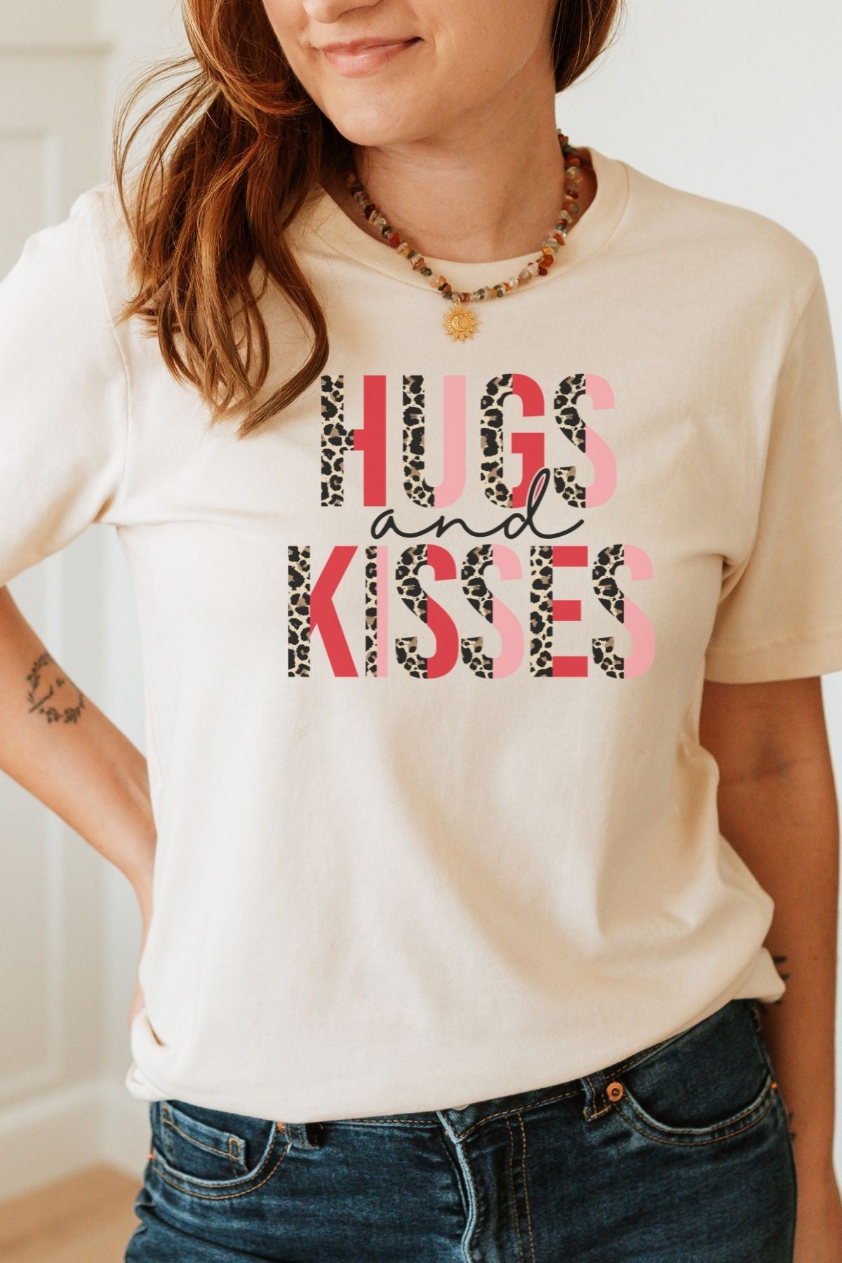 HUGS & KISSES Graphic Tee