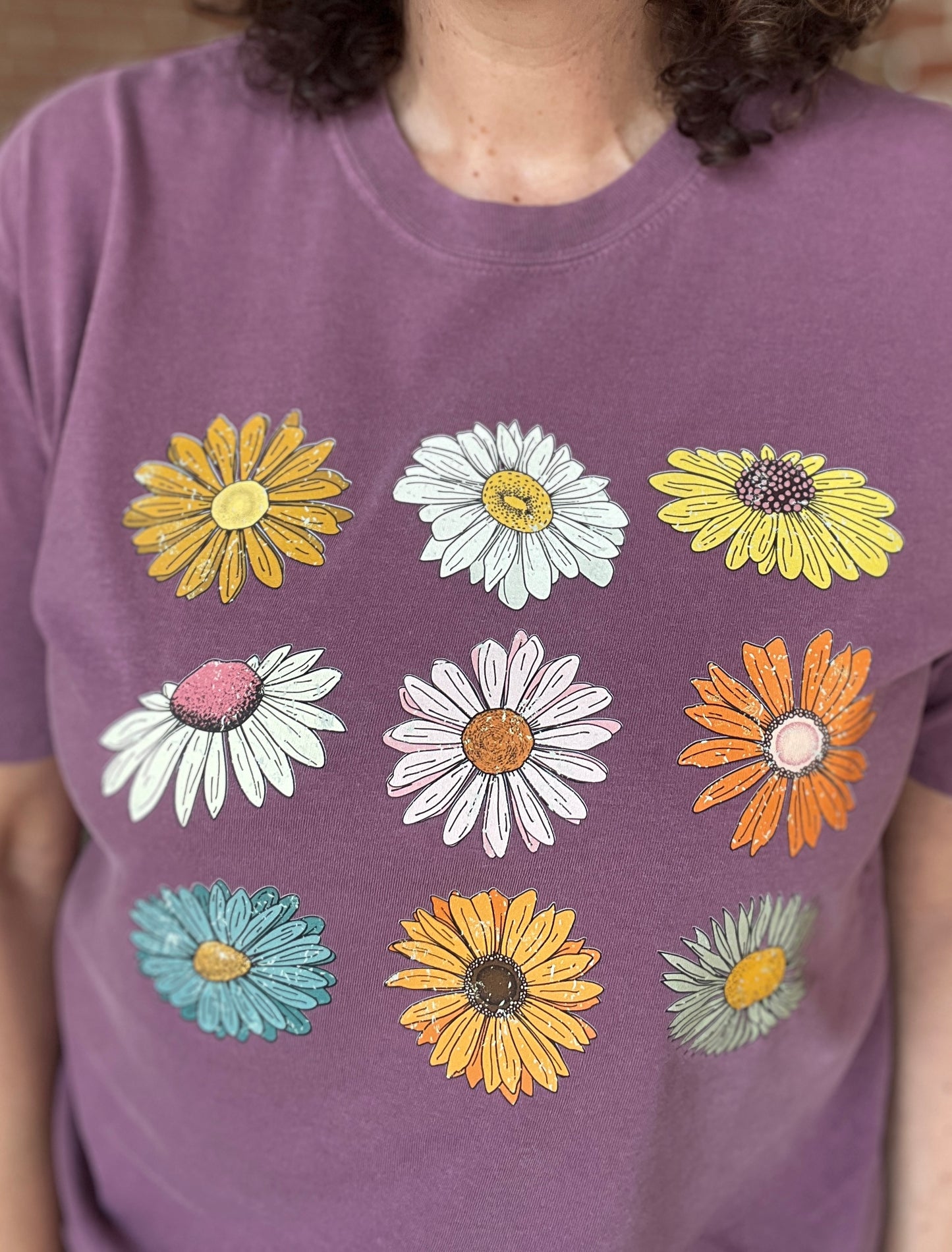 RUSTIC DAISY Graphic Tee