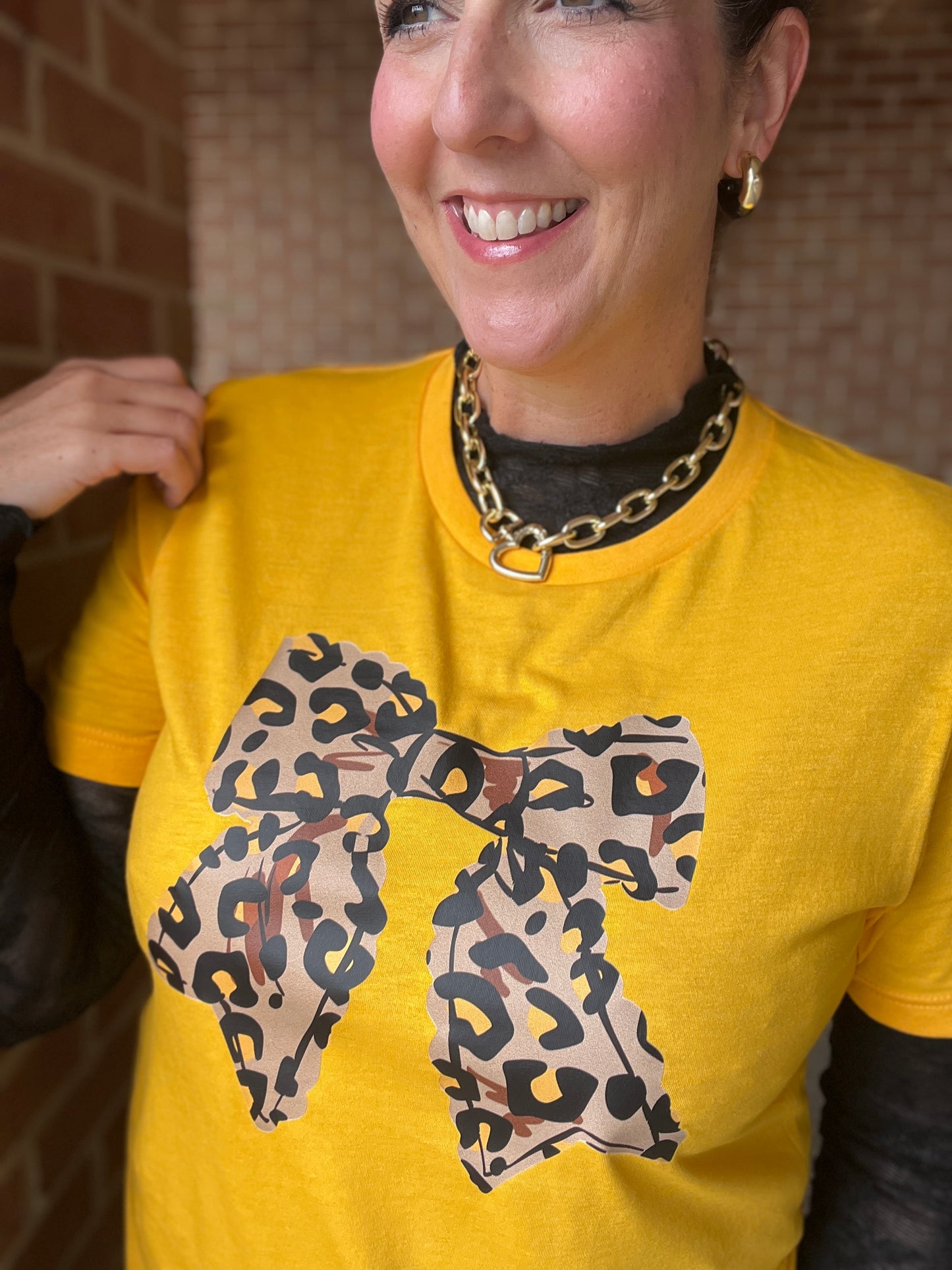 LEOPARD BOW Graphic Tee