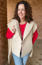 Load image into Gallery viewer, Wide Collar Quilted Vest with Belt