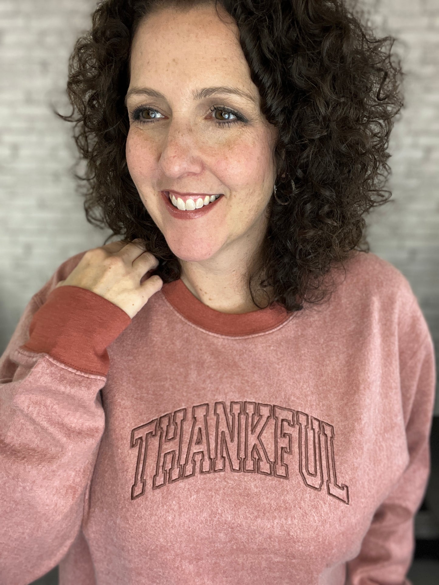 EMBROIDERED THANKFUL Sweatshirt