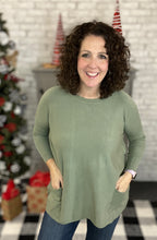 Load image into Gallery viewer, Lightweight Tunic Sweater with Pockets