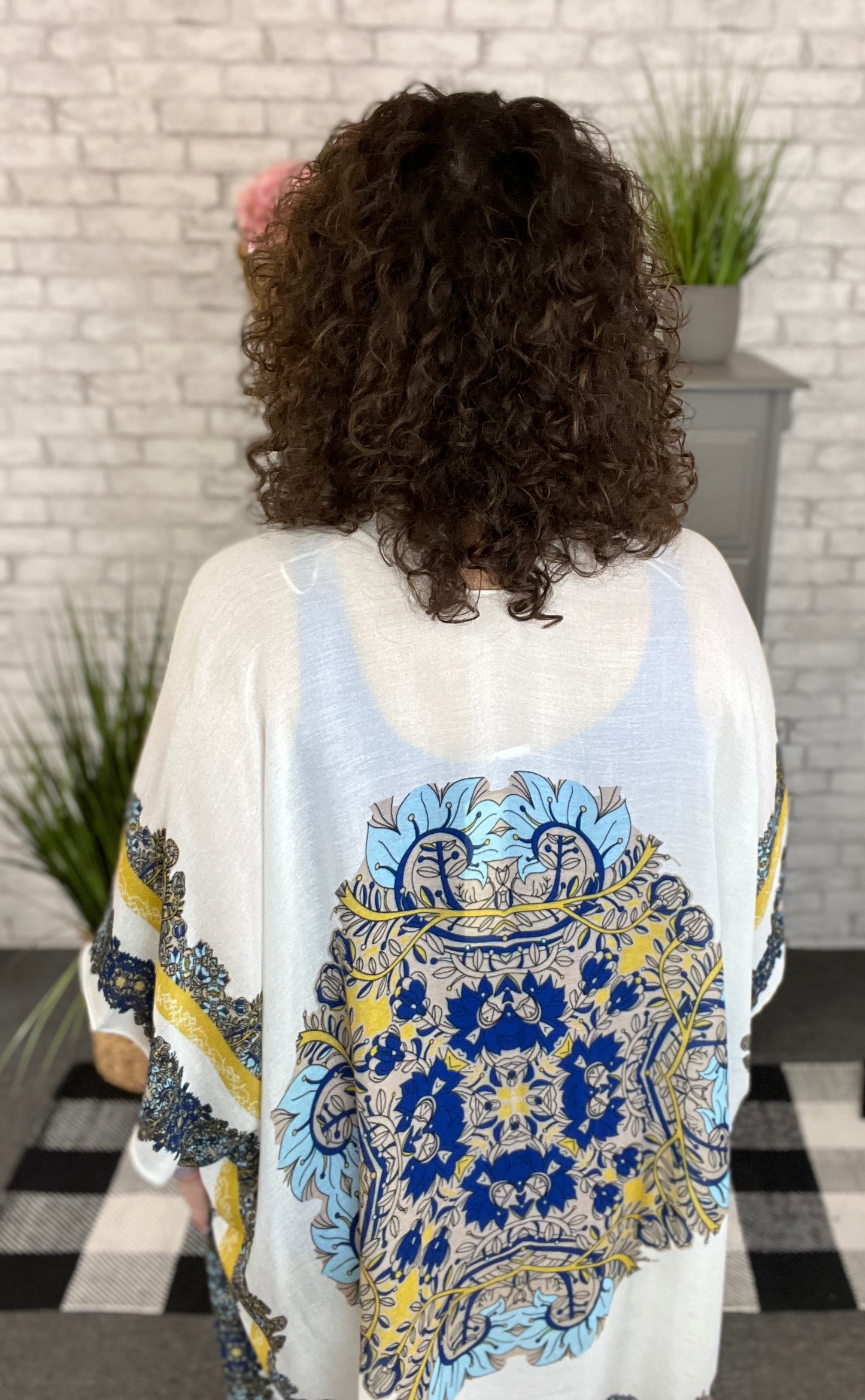 Intricate Medallion Border Print Kimono