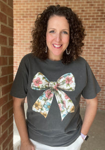 VINTAGE FLORAL BOW Graphic Tee
