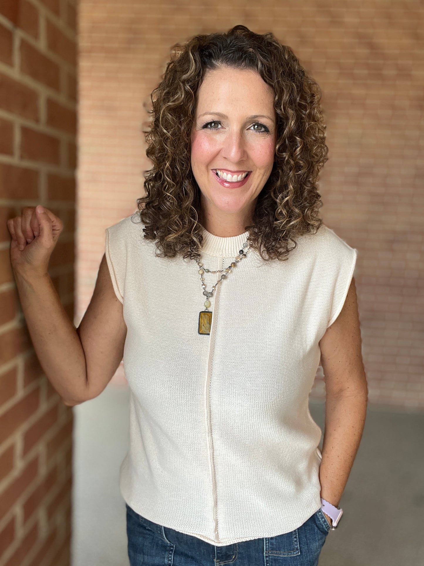 Center Seam Sleeveless Sweater
