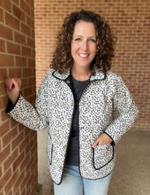 Load image into Gallery viewer, Reversible Animal Print Jacket