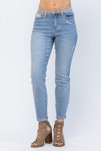 Load image into Gallery viewer, JUDY BLUE Cheetah Pocket Jeans