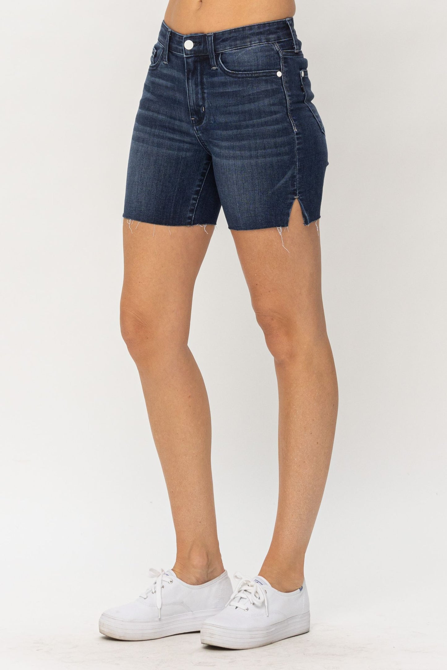 JUDY BLUE Dark Wash Mid Length Cut Off Shorts