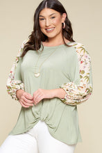 Load image into Gallery viewer, Floral Sleeve Curvy Top with Twist