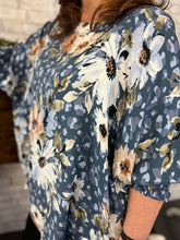 Load image into Gallery viewer, Leopard and Floral Curvy Blouse