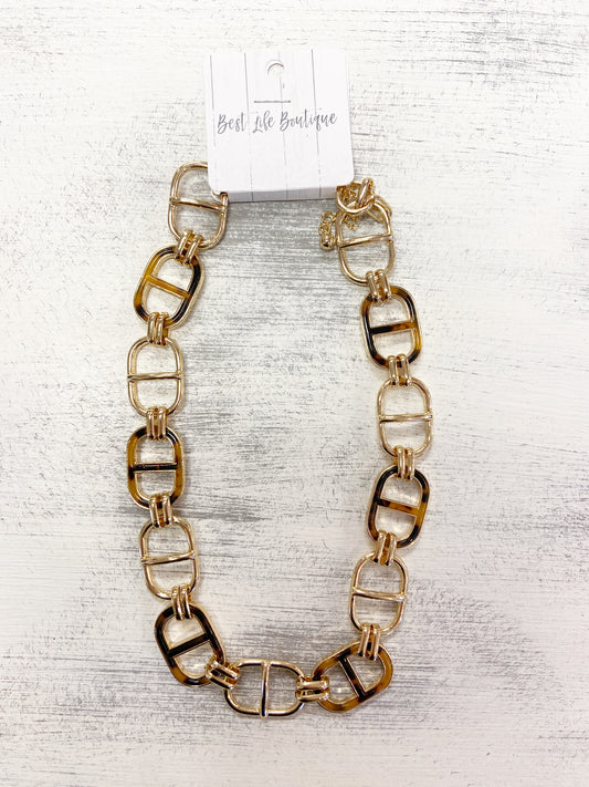 Chic Tortoise & Chain Necklace