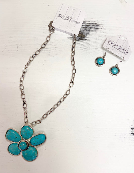 Chunky Stone Flower Necklace