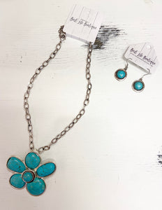 Chunky Stone Flower Necklace