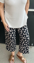 Load image into Gallery viewer, Pull On Animal Print Pants