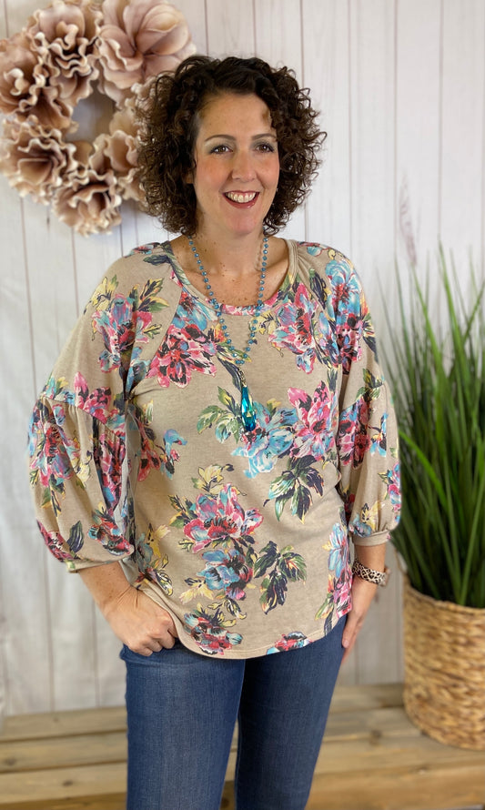 Relaxed Floral Top with 3/4 Puff Sleeve