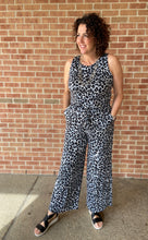 Load image into Gallery viewer, Sleeveless Leopard Jumpsuit