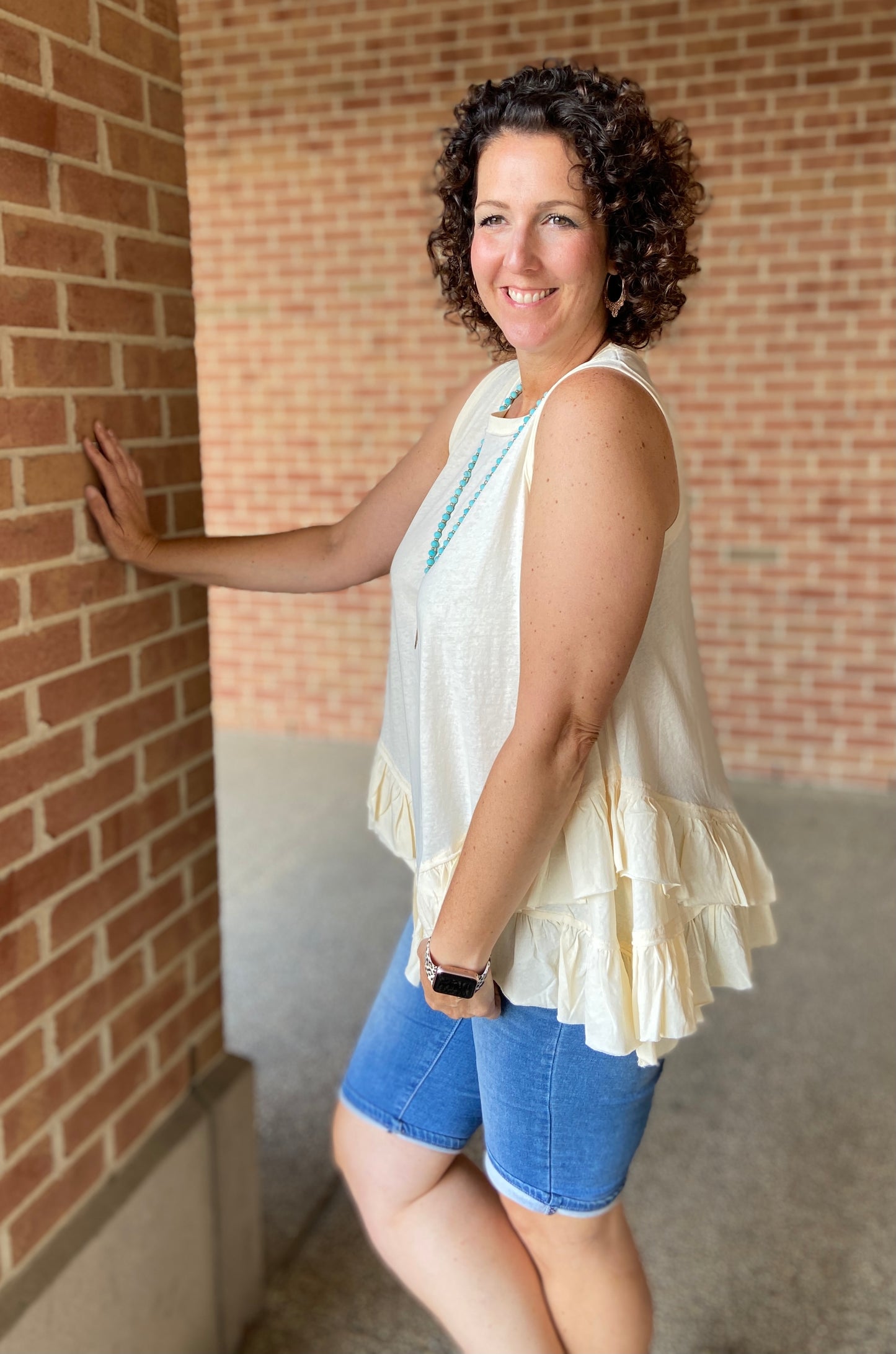 Pointed Ruffle Bottom Tank - IVORY