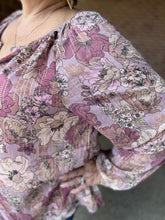 Load image into Gallery viewer, Curvy Mauve Floral Top