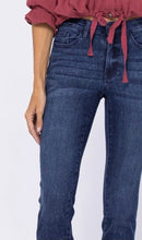 Load image into Gallery viewer, JUDY BLUE Mid-Rise Mineral Wash Relaxed Skinny Jean