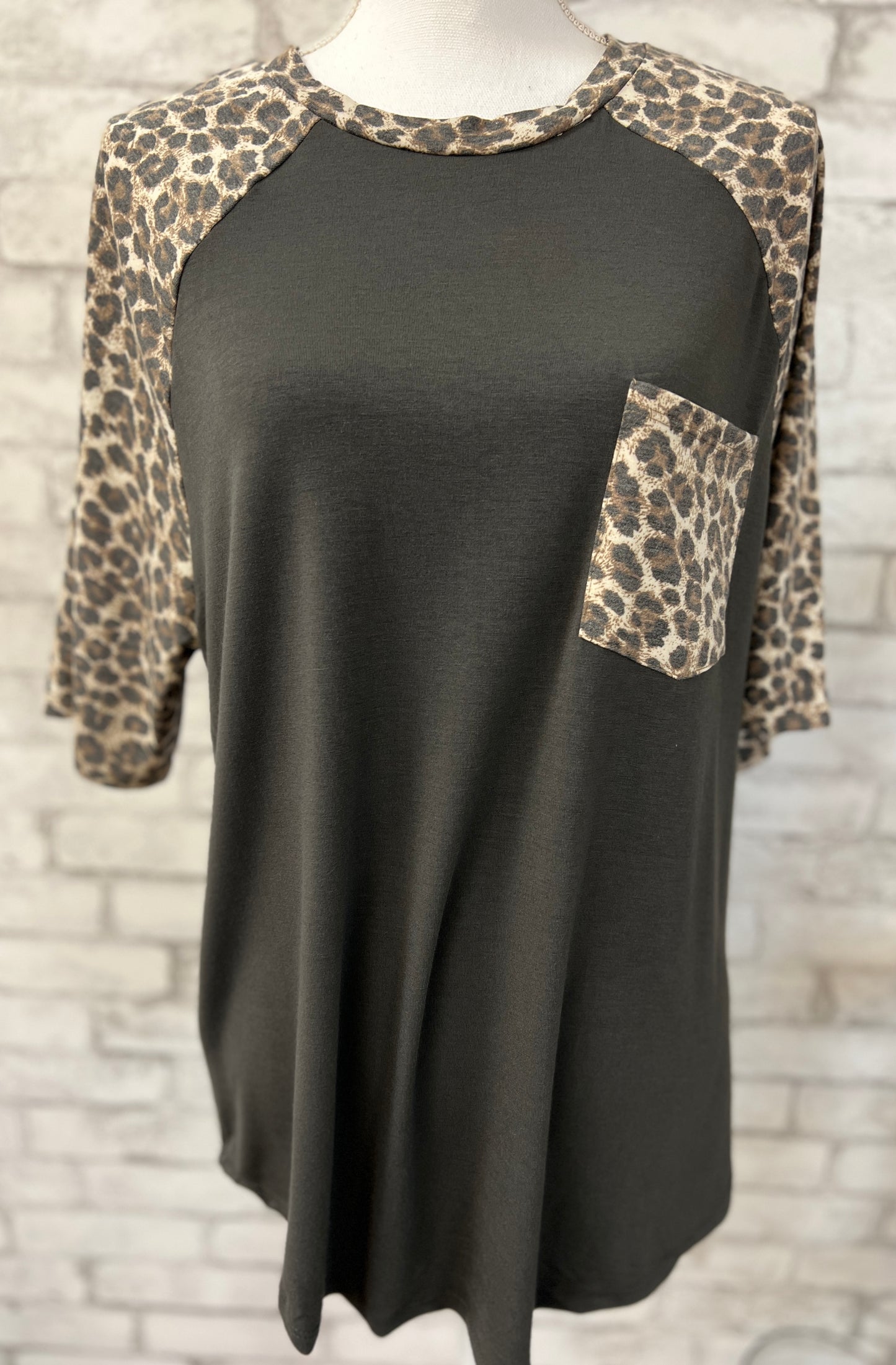 Leopard Raglan Short Sleeve Tee