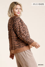 Load image into Gallery viewer, Raw Edge Curvy Animal Print Crew Neck Top